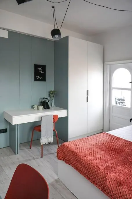Pop Stylish Studio - City Center Bucharest Apartment