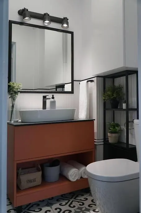 Pop Stylish Studio - City Center Bucharest Apartment